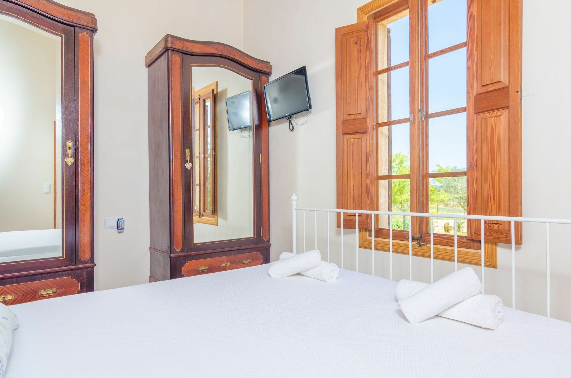 Es Caparo Hotel Manacor  Bagian luar foto